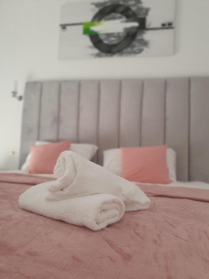 Ale House Apartment Орадеа Екстериор снимка